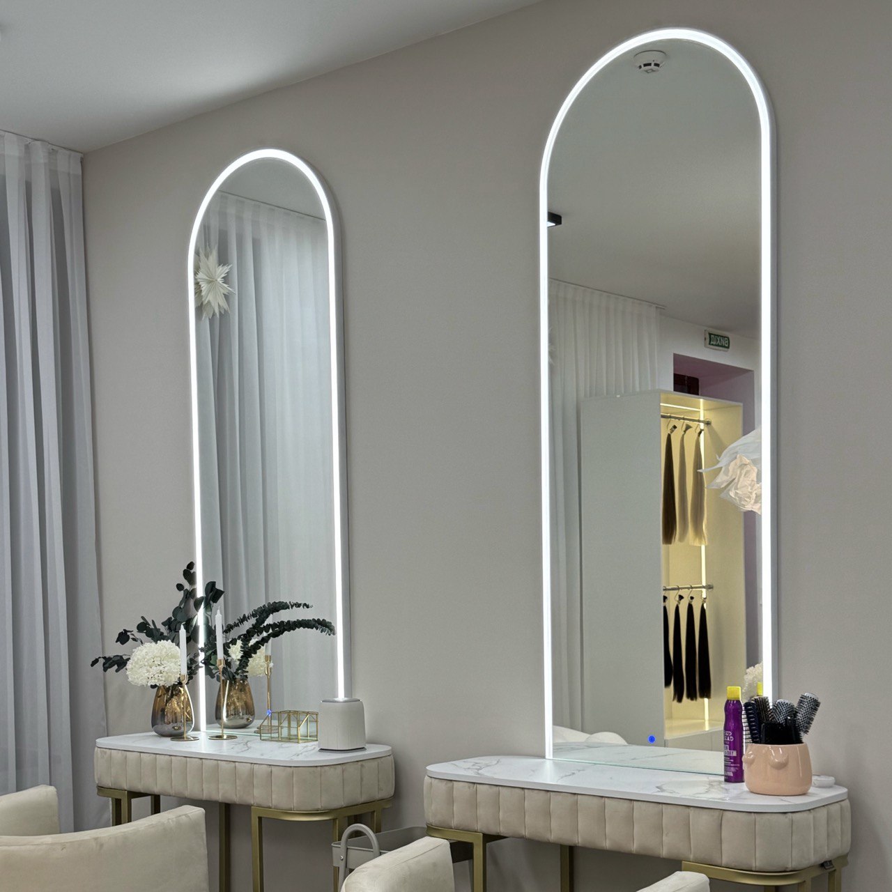 Дзеркало формою арка ARCH в білій металевій рамі з фронтальною підсвіткою/297